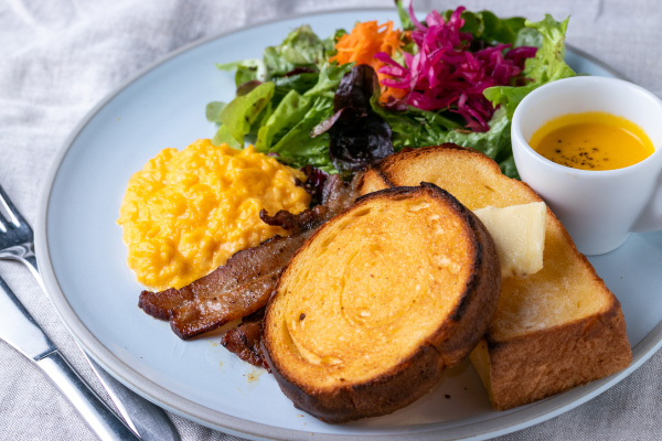 築地のブラッスリーカフェ & Ovo(アンド オーヴォ)モーニングメニュー